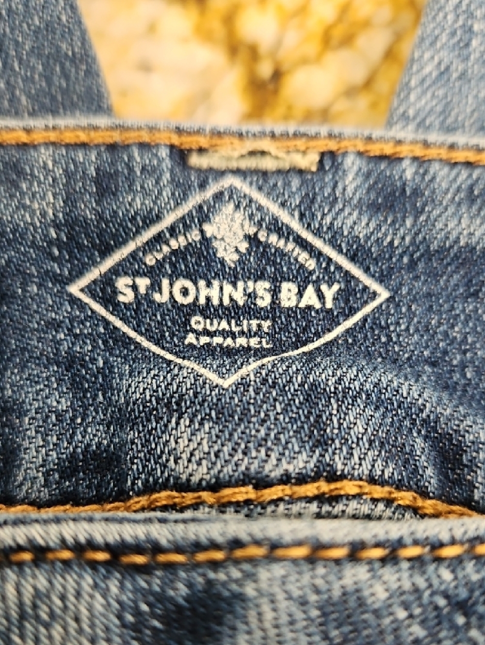 St. John's Bay Medium Blue Jeans Cropped Size 12, Inseam 22" Rise 10" - Picture 3 of 6